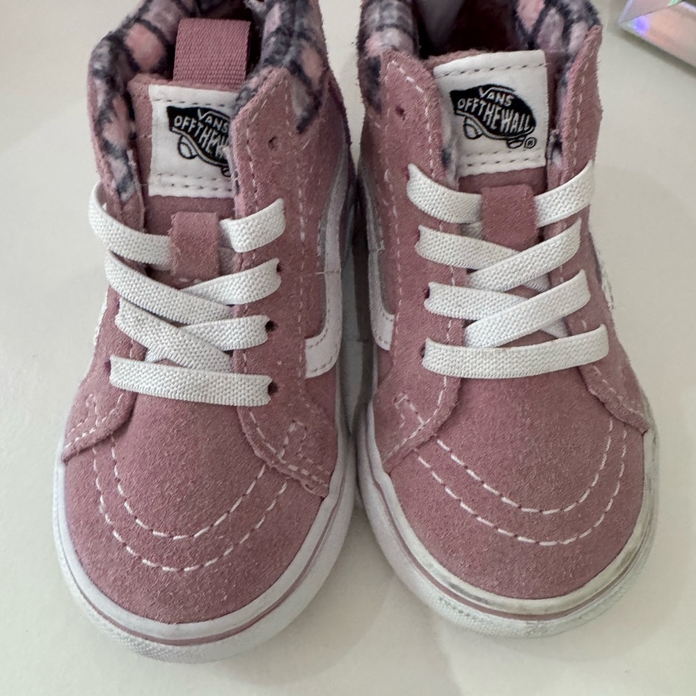 Vans The Plaid Sk8-Hi Zip MTE-1 Shoes perfect for cold weather 💘